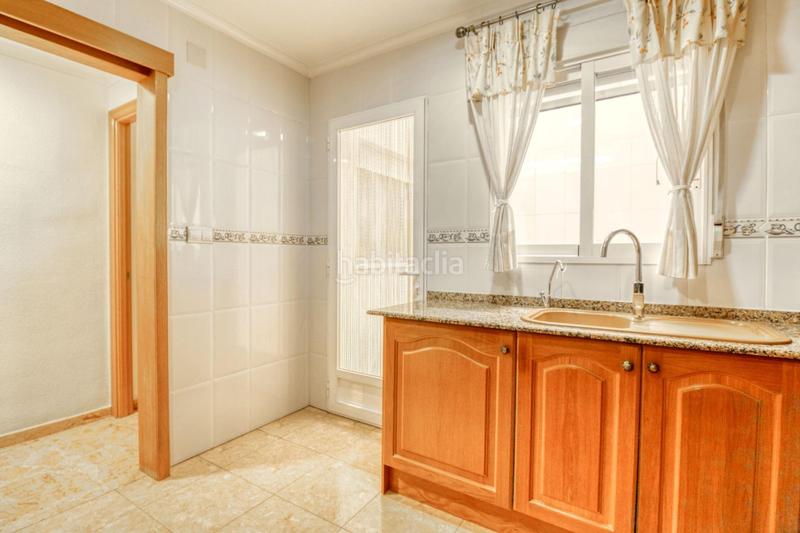 Foto 5276cd80-d56e-40da-ae9b-0a92f052b4c2. Chalet avec parking dans Albatera