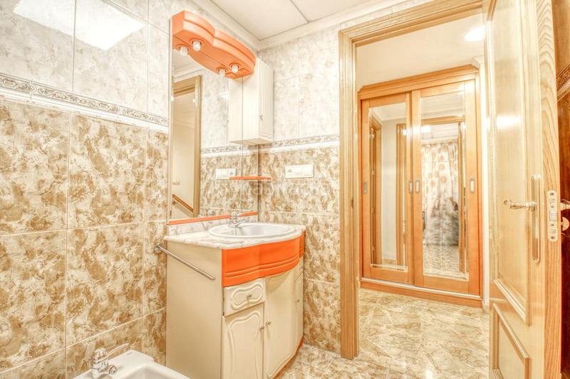 Foto 65b2b277-fc47-48b8-9ddf-395ea13b93a5. Chalet avec parking dans Albatera