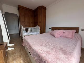 Casa a San Isidro - Campohermoso. Se vende dúplex esquinero con local comercial