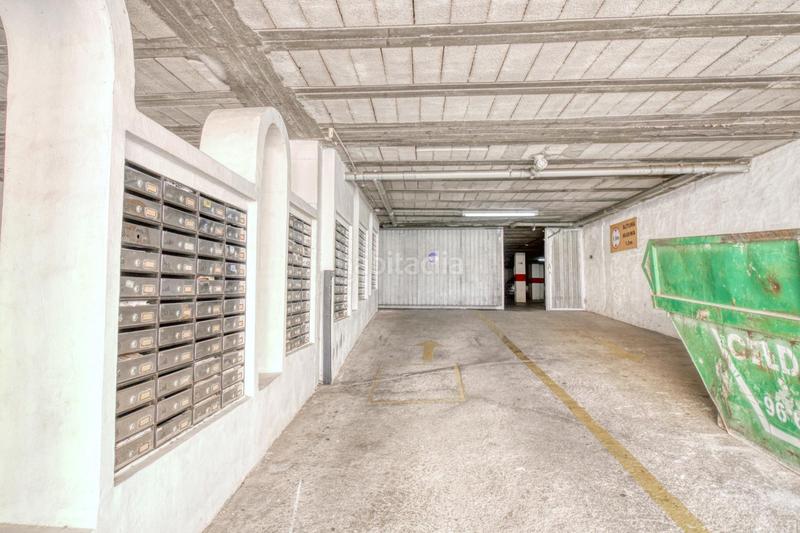 Foto 04b9f17b-36c0-42f0-9e25-50f6a90fd6ca. Aparcament cotxe a Calas Santiago Bernabeu Santa Pola