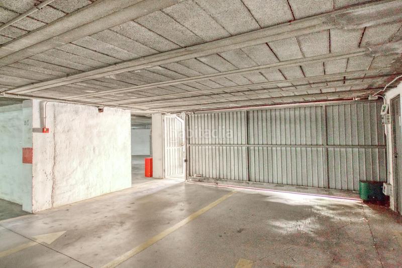 Foto 410285d6-ec2c-43ef-bf93-58969584b2e1. Aparcament cotxe a Calas Santiago Bernabeu Santa Pola