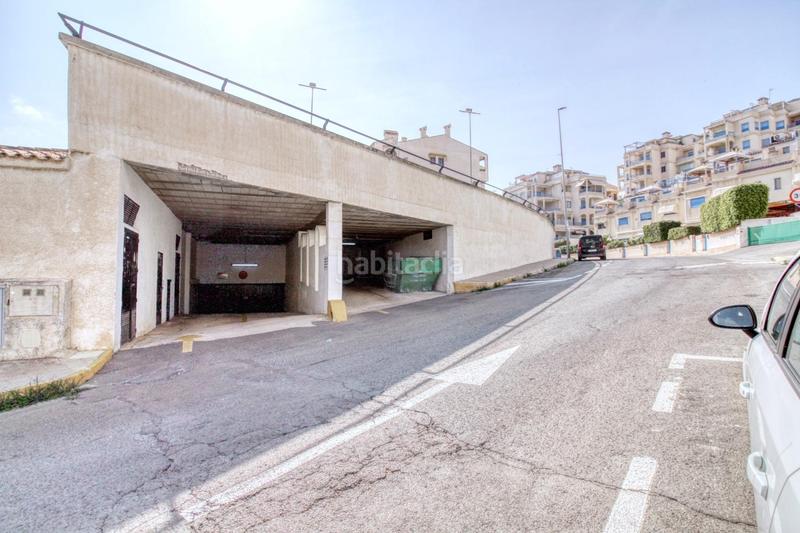 Foto 7e267607-439d-4b6c-bc2d-d3355d531948. Aparcament cotxe a Calas Santiago Bernabeu Santa Pola