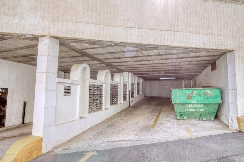 Foto 848e7745-d2bb-42e4-b87f-3faf2b31a31b. Aparcament cotxe a Calas Santiago Bernabeu Santa Pola