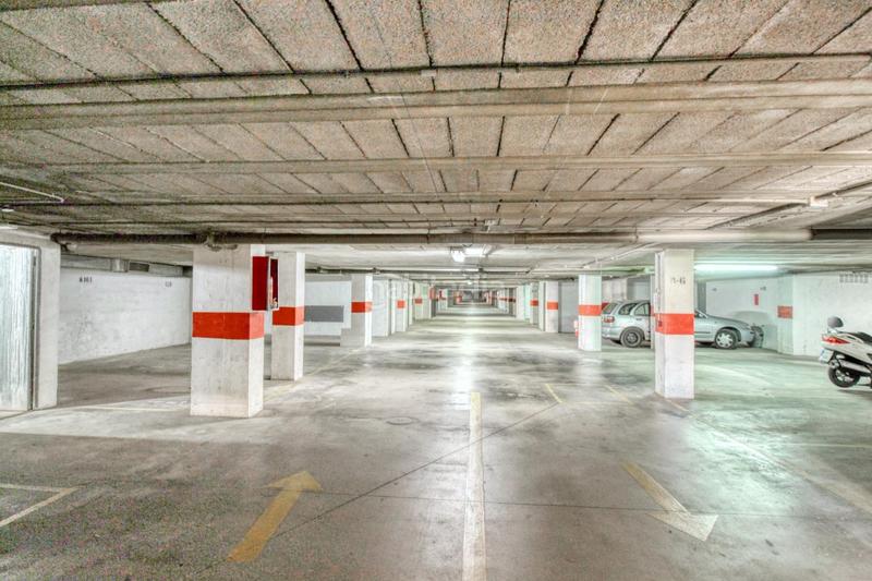 Foto fb4ada6c-9589-474a-9147-30c25809d022. Aparcament cotxe a Calas Santiago Bernabeu Santa Pola