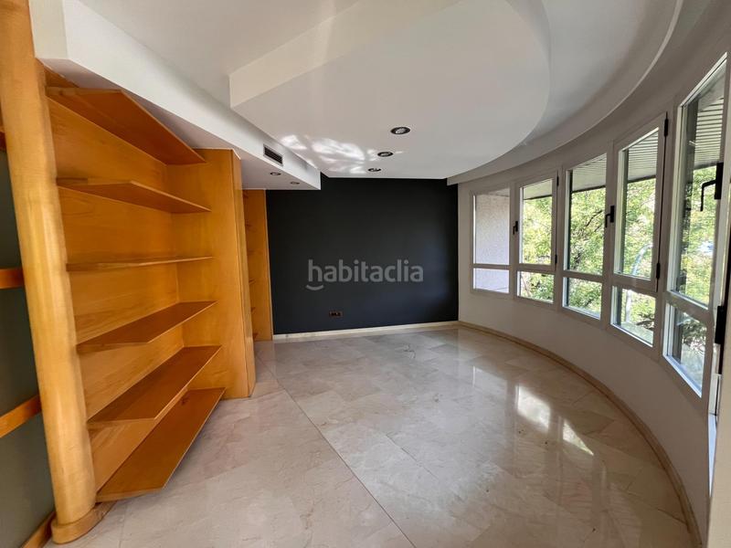 Foto f55bf4db-3bb1-4032-815e-1f98cb0e555c. Location bureau avec parking dans Argüelles Madrid