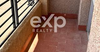 Pis  Calle de la zarzuela a isso. Amplio piso con gran terraza y balcón en zona isso, junto a hell