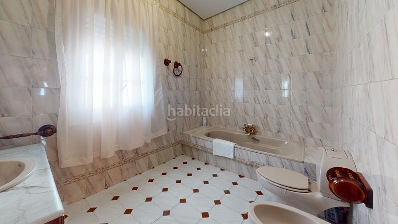 Foto 906193f0-04ba-4825-acaa-0d7ea4689bfb. Xalet amb aparcament piscina a Trigueros