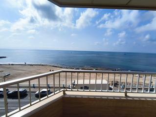 Appartement à Zona Playa de los Locos. Piso frontal en venta con vistas al mar