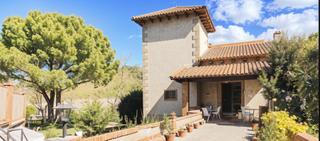 Casa  Carretera ripoll. Casa señorial con historia y alma en sant joan de les abadesses