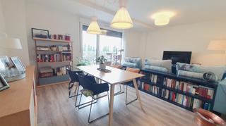 Appartement à Adurtza. Espectacular piso seminuevo en olarizu, 3 habitaciones, garaje d