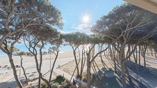 Pis  Passeig pau casals. Piso en primera linea de la playa de la pineda