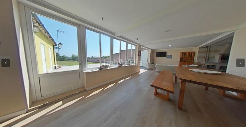 Foto 448bcf2a-b4aa-443d-aabb-e2377c9b1b37. Casa amb calefacció aparcament a Foz