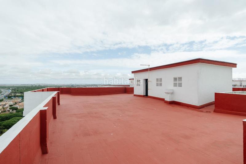 Foto e2684344-9c61-4b67-acfb-c1f1d45d847d. Apartamento en avenida puntamar 3 tu nuevo hogar junto al mar te espera ! en Punta Umbría