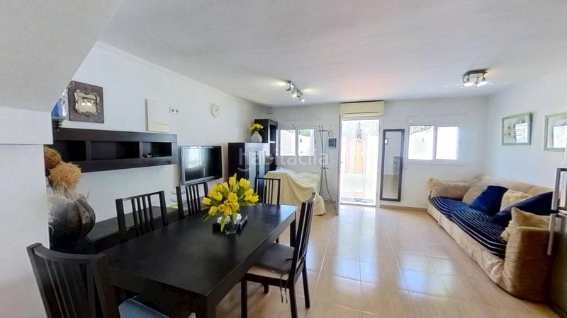 Foto 48fd7d57-bbe4-4e7a-9dbf-2d7948f9d320. Casa adossada amb aparcament a pla de maset - cap de Salou Salou