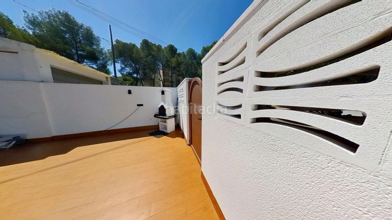 Foto 880618f9-abcf-4ffe-84c2-1da87d2f54f0. Casa adossada amb aparcament a pla de maset - cap de Salou Salou