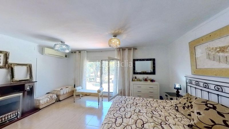 Foto c620ebc9-1a91-4776-bb7b-482290b3f2a1. Casa adossada amb aparcament a pla de maset - cap de Salou Salou