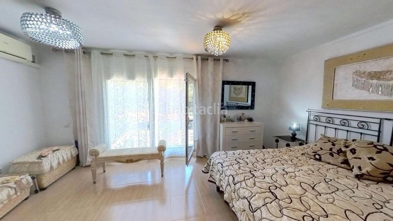 Foto 198fe8a1-9537-4bd7-87fb-7fbf2d2394f2. Casa adossada amb aparcament a pla de maset - cap de Salou Salou
