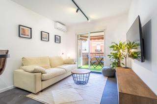 Lloguer Pis  Reina. Piso reformado de 4 habitaciones en el canbanyal