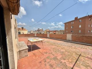 Haus  Calle segarra. Casa de 3 plantas en venta con local y terraza de 60m2, tarragon