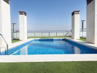 Appartement à Calle formentera del segura 1. Amplia vivienda con 3 habitaciones y terraza en almoradí