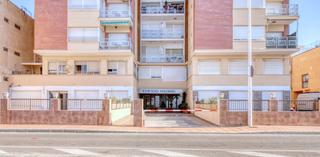 Local commercial à Calle de campoamor 51. Local comercial en primera línea de playa  lo pagán, san pedro d