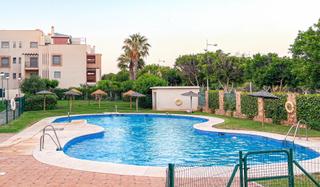 Apartament a Juegos languedoc rosellon 75. Tu oasis en almería bajo con 2 terrazas, garaje, y piscina en ex