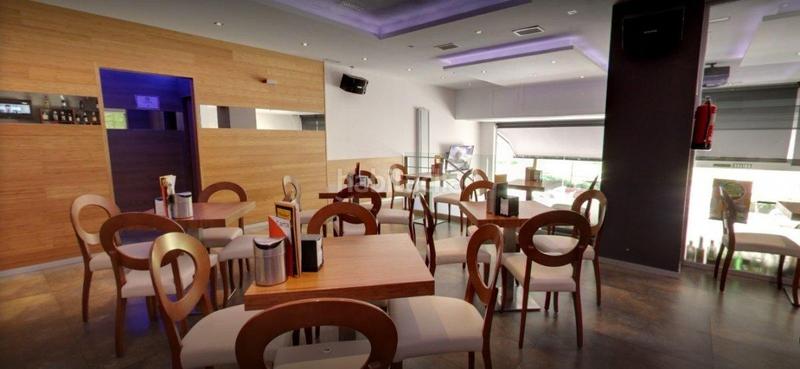 Foto c04673b8-10d6-478c-841e-b5b57c5c7c4c. Alquiler local comercial cafetería en calle italia 3, almeria en Almería