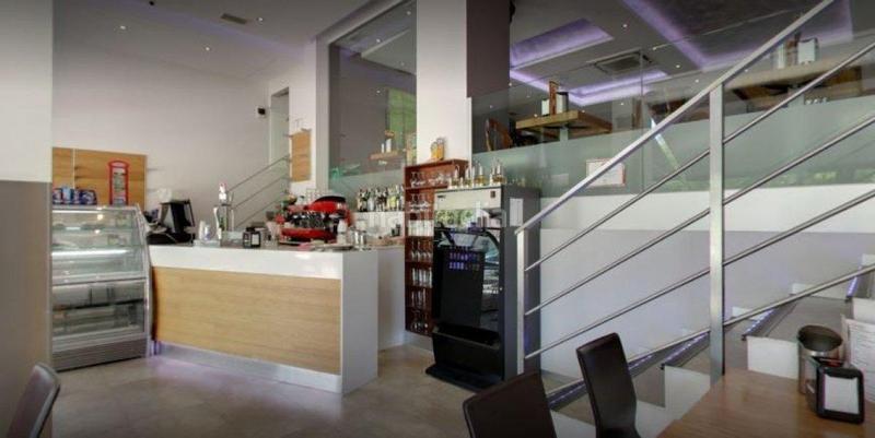 Foto e95ce02f-9770-4c4e-a515-27ea8412ff7e. Alquiler local comercial cafetería en calle italia 3, almeria en Almería