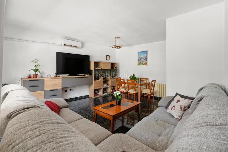 Foto b984eca4-8e38-45e8-8e8e-436ea8382a40. Piso  de 115 m con terraza y patio , a 10 min de la playa en Malgrat de Mar