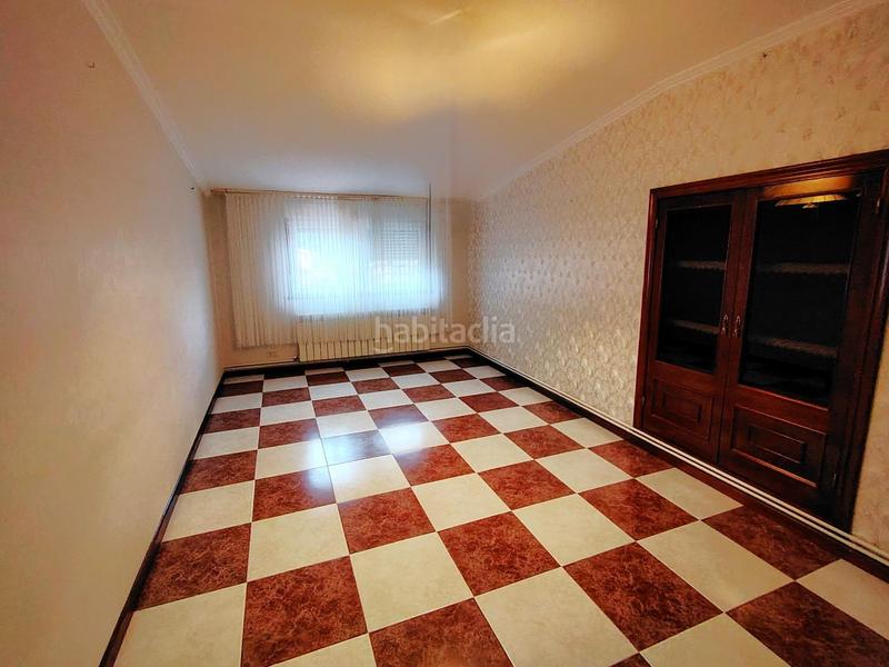 Foto 6e0577a1-db40-4f65-8af0-232dc22acf50. Haus mit heizung parking in Cee