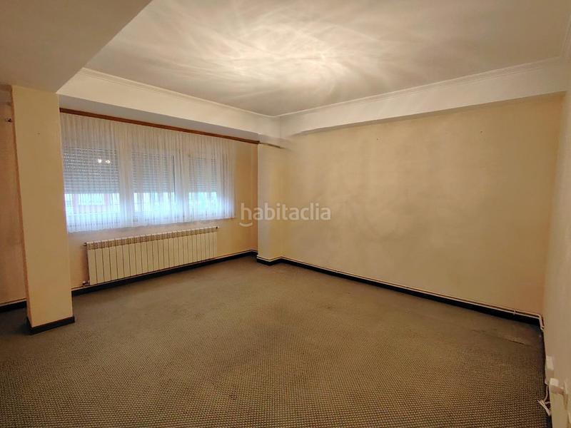 Foto cde6b29a-8c35-4a62-9908-eff4451bb3c6. Haus mit heizung parking in Cee