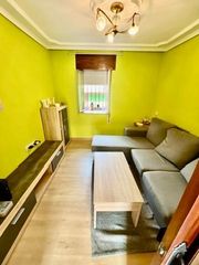 Maison jumelée à Piezas,las 55. Se vende casa en la rebollada, mieres