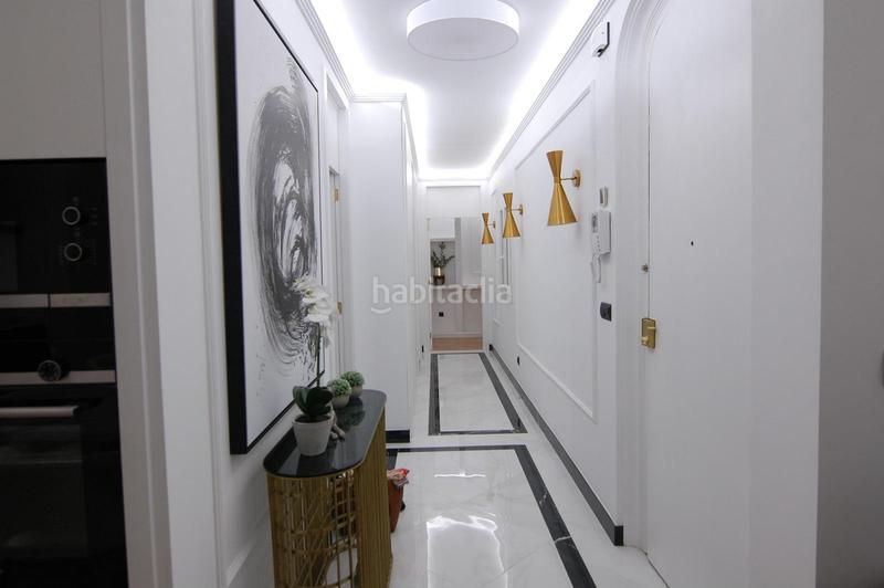 Foto b363f6ae-49bd-42ef-ab1a-4ad2b3139d87. Piso exclusiva propiedad junto a mercado central en Valencia