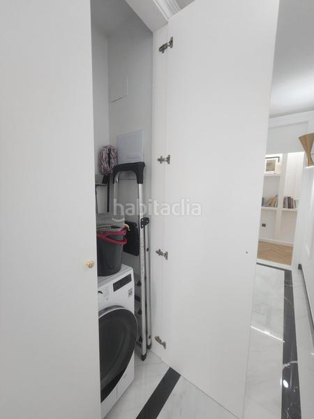 Foto c0a3e970-6f3d-4cd5-aa47-695b2539c6b9. Piso exclusiva propiedad junto a mercado central en Valencia