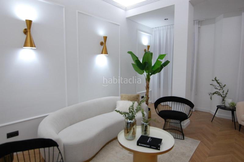 Foto d17891d7-25c5-4e3a-8761-cbd823508ce3. Piso exclusiva propiedad junto a mercado central en Valencia