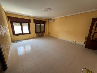 Appartement à Almadén. Piso en el centro de la localidad, dos pisos juntos, en muy buen