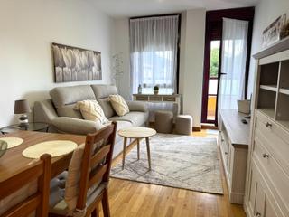 Appartement à Entrambasaguas. Encantador piso en entrambasaguas con terraza y piscina