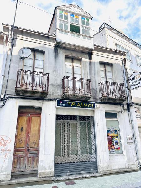 Foto 1a199feb-82f3-4675-a6fe-99efd969fe19. Casa en calle basanta silva 5 impresionante casa y local comercial en el centro en Vilalba