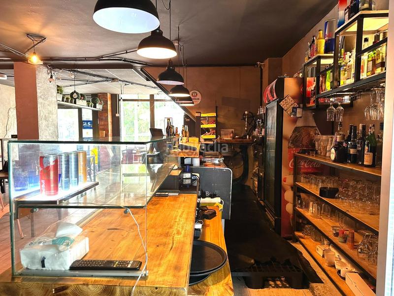 Foto ffd33546-e071-423d-8a2a-5b773a6e0c85. Traspàs local comercial a avenida dels països catalans 27 a Tarragona