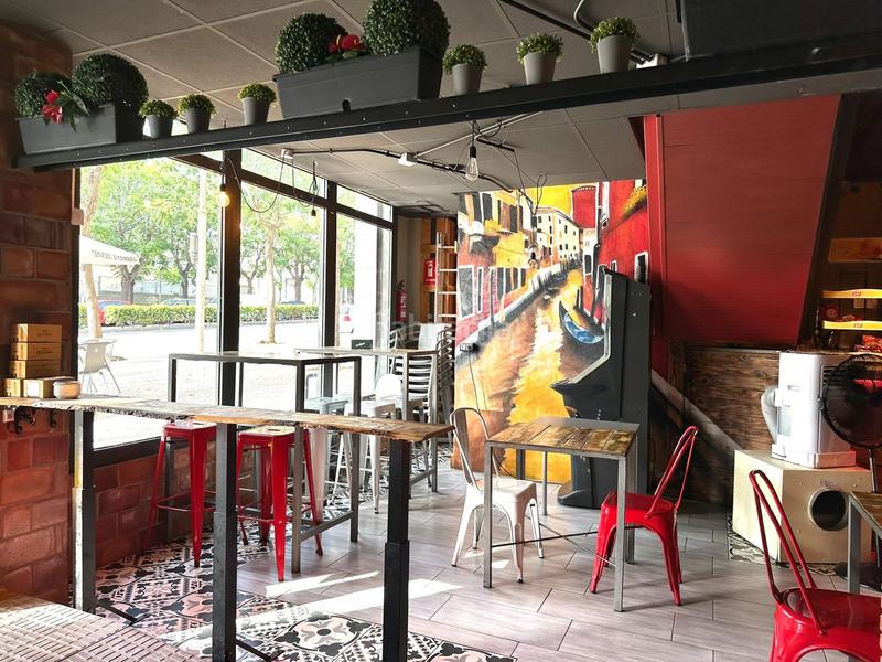 Foto ce1c2bdc-0119-46f7-965d-76925ad2abd8. Traspaso local comercial en avenida dels països catalans 27 cafetería en paisos catalans en Tarragona