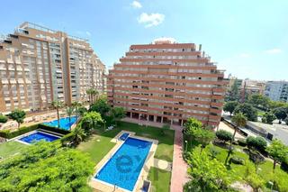 Appartement  Calle pirotecnico gori. Piso con piscina, garaje junto al parque de la canaleta  mislata