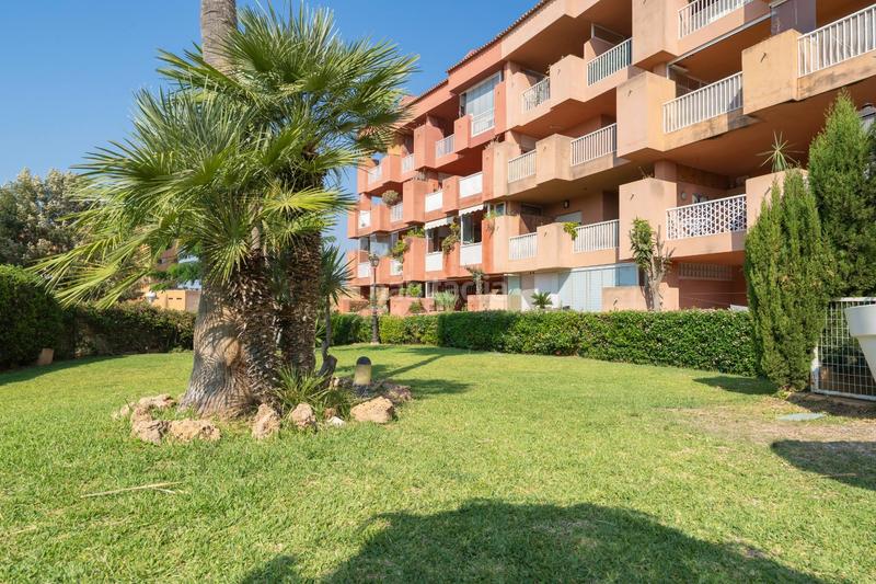 Foto ecc35b10-2d43-46dc-8d6e-83fb603e2fef. Appartement in calle isabel la catolica 1 in Los Pacos Fuengirola
