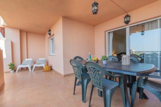 Apartment in Calle isabel la catolica 1. Amplio apartamento en fuengirola con vistas al mar y comodidades