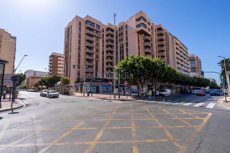 Foto 5a465af5-7c2a-498c-aee1-2a714bc455a5. Alquiler piso se alquila amplio y luminoso piso con terraza en el centro de almeria en Almería