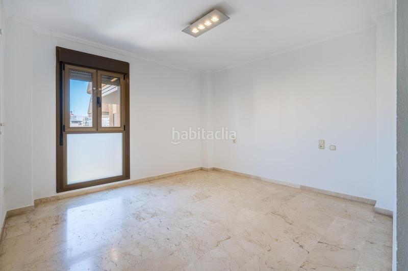Foto c8b479ed-366a-4f30-8b98-f3e241be01ec. Alquiler piso se alquila amplio y luminoso piso con terraza en el centro de almeria en Almería
