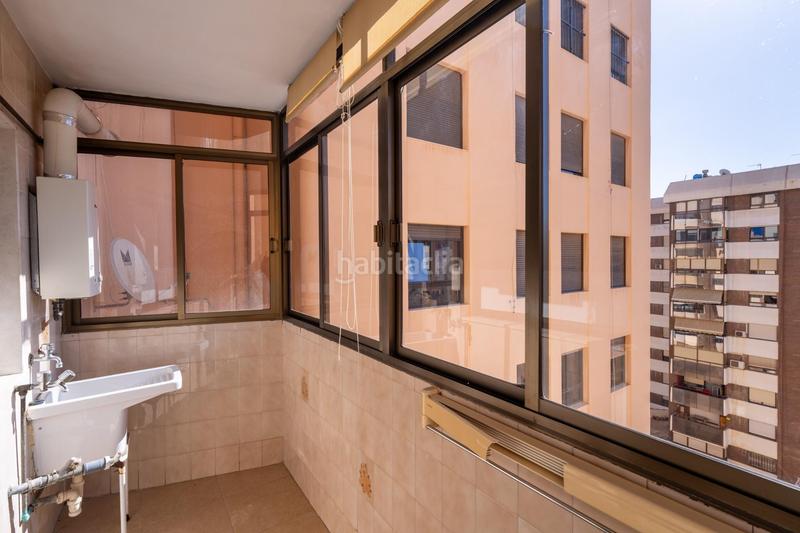 Foto f3f02a67-eaed-487e-b17b-be8e700a7ebf. Alquiler piso se alquila amplio y luminoso piso con terraza en el centro de almeria en Almería