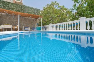 Chalet  Calle de ángel de la riva resines. Villa independiente con piscina y vistas al mar en torremuelle