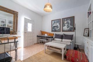 Chalet  Calle de ángel de la riva resines. Villa independiente con piscina y vistas al mar en torremuelle