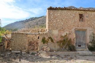 Masía  Relleu. Finca rústica en relleu de 160.000m con vistas al mar