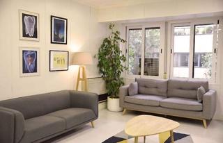 Oficina  Calle de antonio acuña. Oportunidad única de inversión inmueble comercial con inquilino
